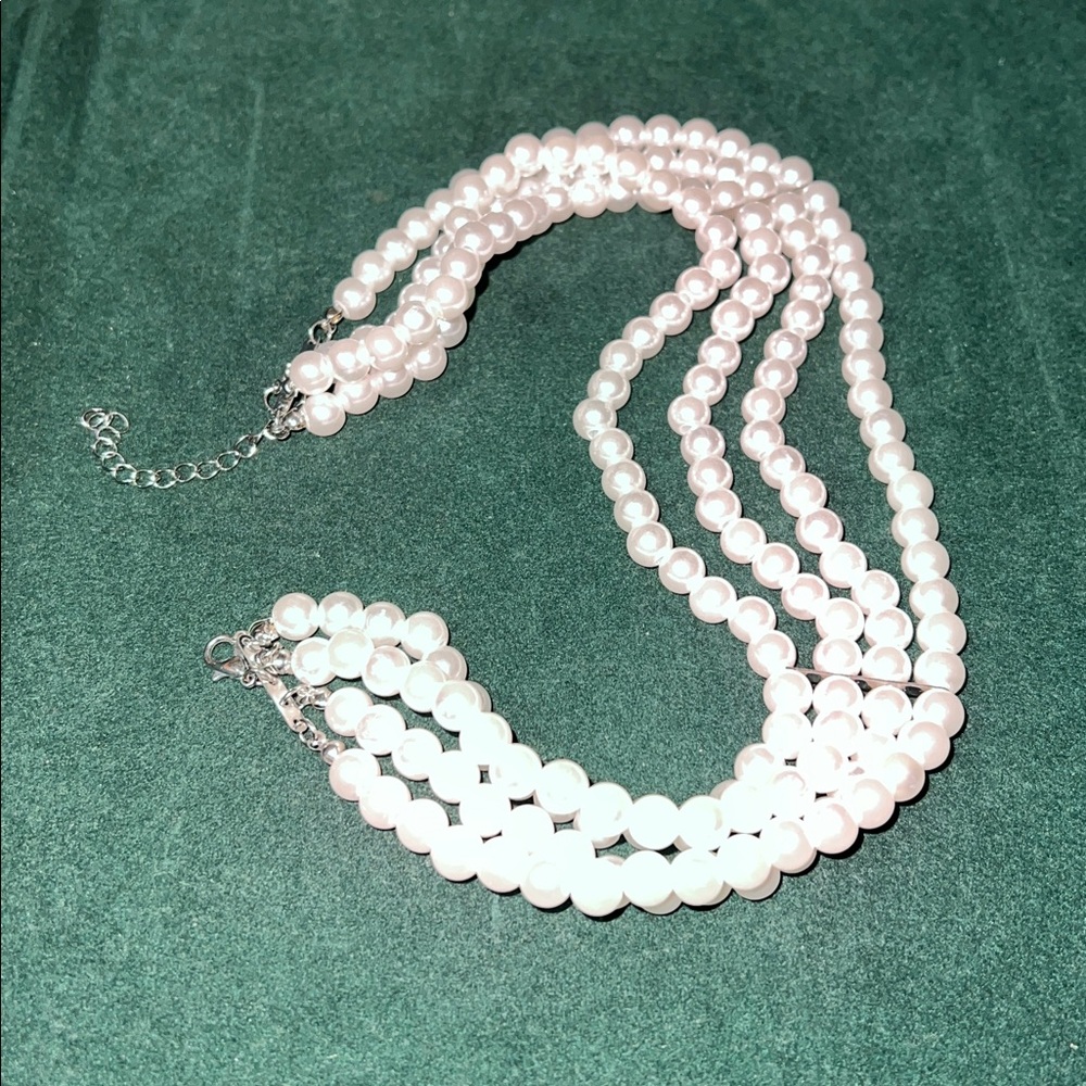 Elegant Pink Pearl Necklace